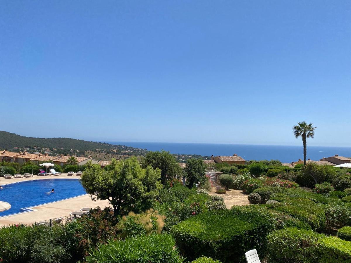 Appart. Vue Mer Avec Piscine - Golfe De St Tropez Les Issambres Kültér fotó
