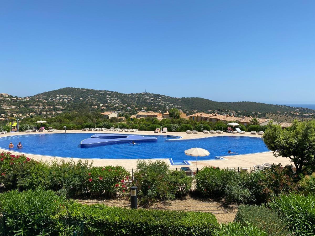 Appart. Vue Mer Avec Piscine - Golfe De St Tropez Les Issambres Kültér fotó