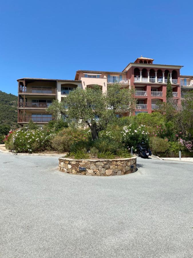 Appart. Vue Mer Avec Piscine - Golfe De St Tropez Les Issambres Kültér fotó